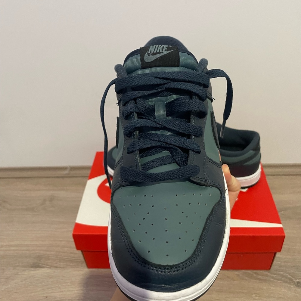 NIKE DUNK LOW RETRO ARMORY NAVY SIZE 9MENS - Picture 9 of 12